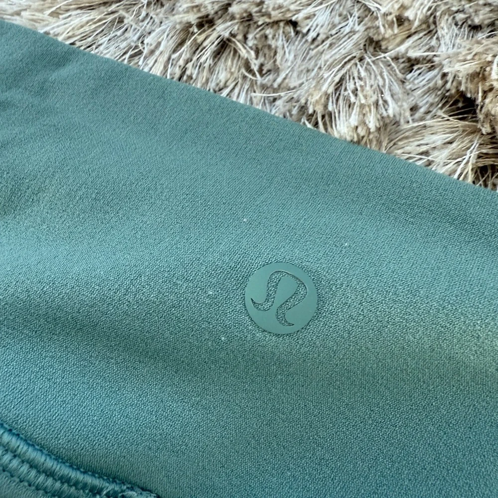 Lululemon Reveal Short Digital Rain Size 4